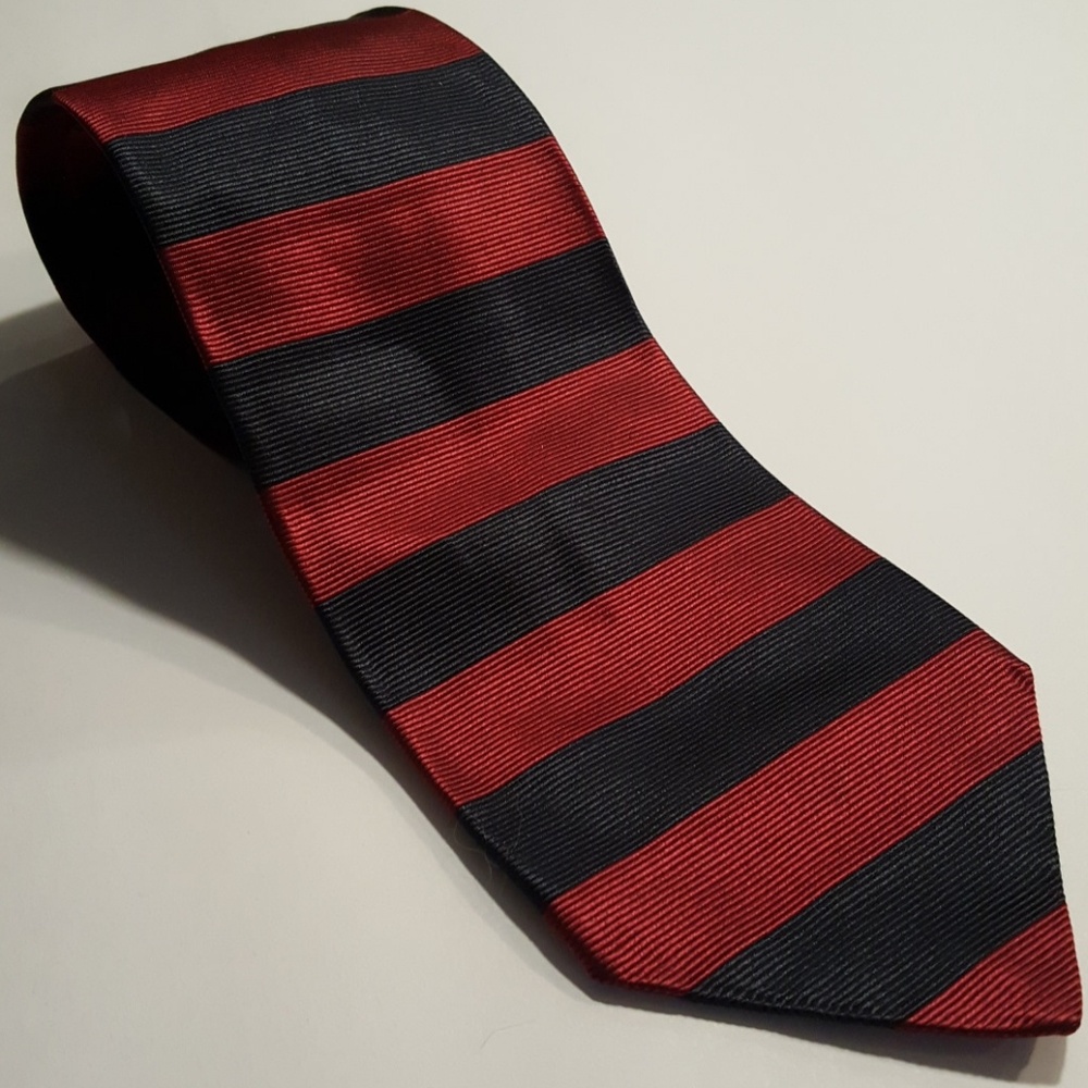 Amherst and Brock Made In Italy Silk Necktie 57x4